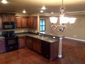 353 Lee St in Weatherford, TX - Building Photo - Building Photo