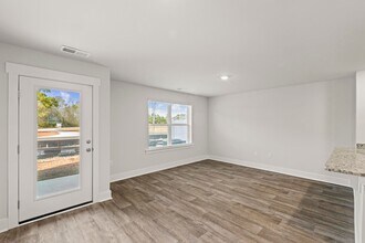 117 S Grassland Rd in Surf City, NC - Building Photo - Building Photo