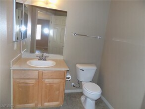 1064 Carson Run St in Henderson, NV - Building Photo - Building Photo