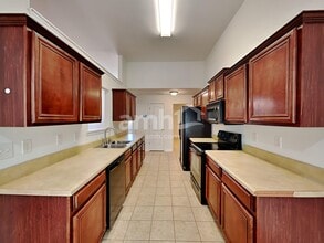 5147 Scenic View Rd in Flowery Branch, GA - Foto de edificio - Building Photo