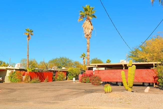 Flower Apartments in Tucson, AZ - Building Photo - Building Photo