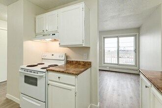 Matichuk in Bonnyville, AB - Building Photo - Building Photo