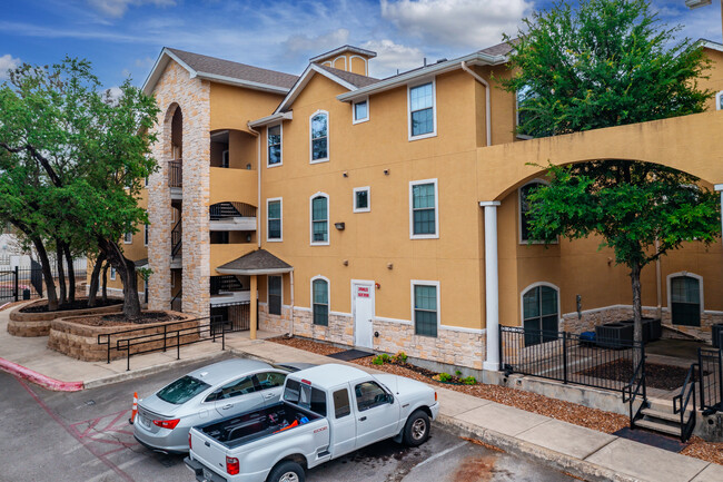 Snowden Heights in San Antonio, TX - Foto de edificio - Building Photo