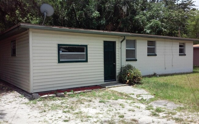 220 Woodside Dr