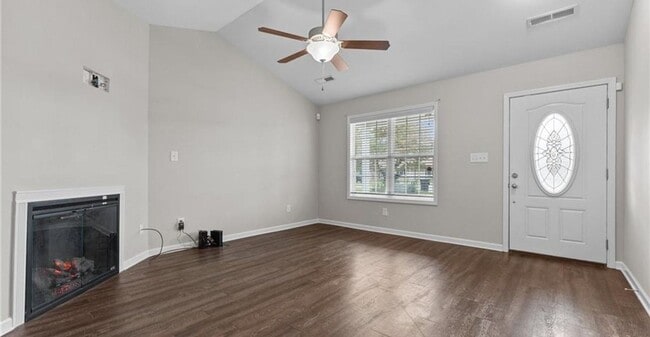 1595 Rossmore Dr in Fayetteville, NC - Building Photo - Building Photo