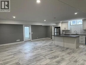 104 Lambert St in Amherstburg, ON - Building Photo - Building Photo