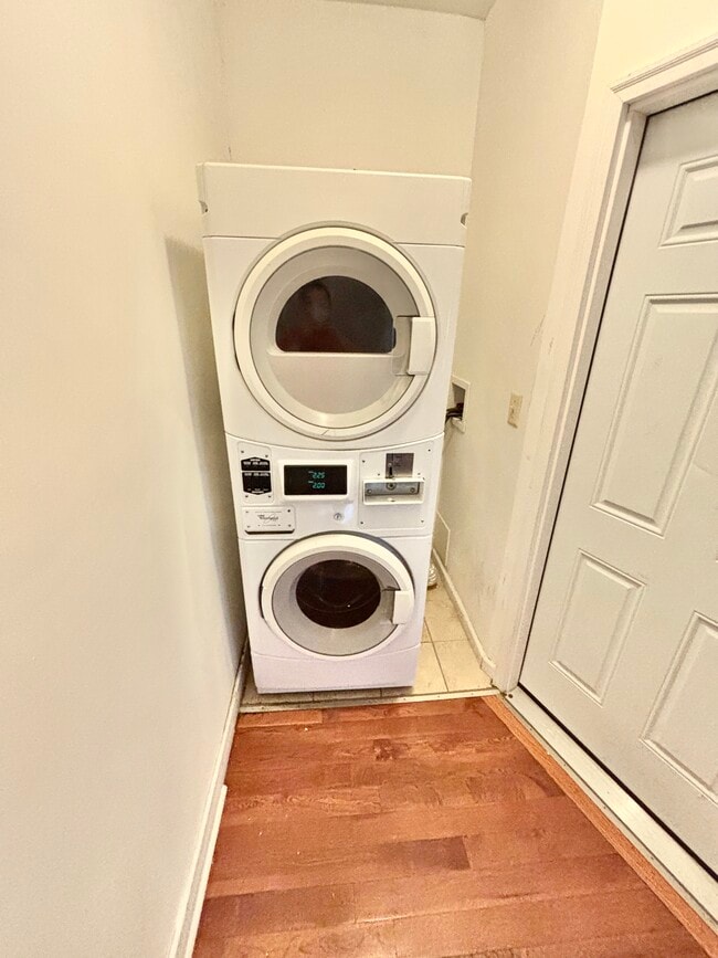 1025 Mount Vernon St, Unit 2 in Philadelphia, PA - Foto de edificio - Building Photo