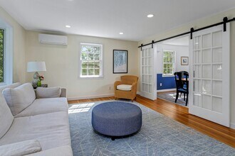 77 Valley Rd in Westport, CT - Building Photo - Building Photo