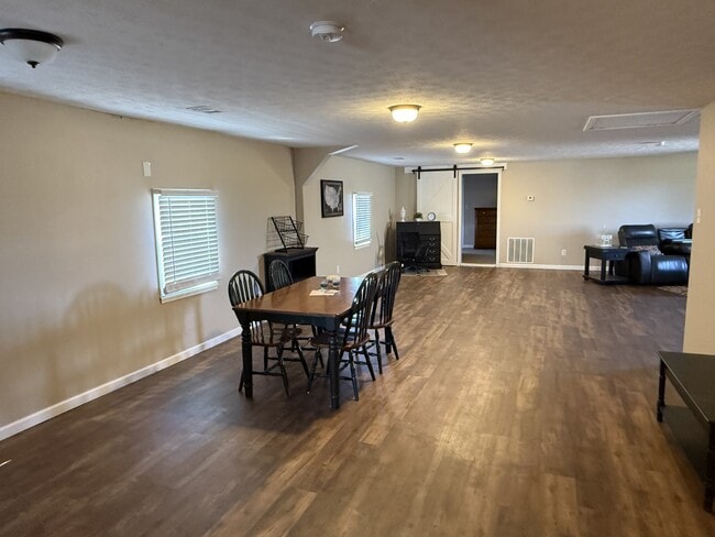 11324 Rineyville Rd in Vine Grove, KY - Building Photo - Building Photo