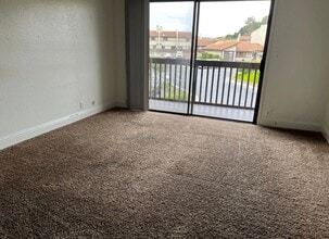 1057 Meadow Way in Arroyo Grande, CA - Building Photo - Building Photo