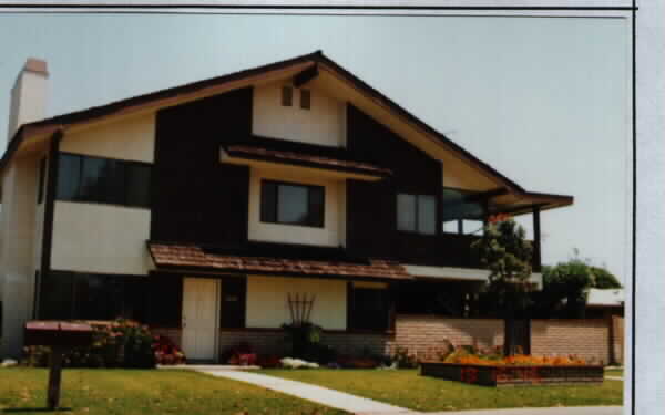 2000-2006 Coral Pl in Newport Beach, CA - Building Photo - Building Photo