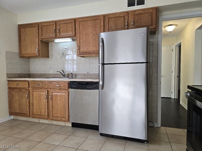 2314 Westmoor Rd-Unit -1 in Rocky River, OH - Building Photo - Building Photo