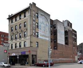 Elk Place in Rochester, NY - Foto de edificio - Building Photo
