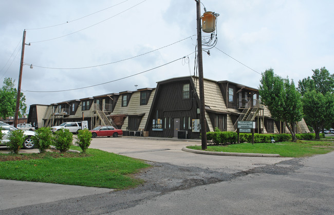 Heritage Court in Beaumont, TX - Foto de edificio - Building Photo