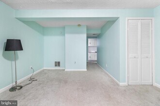 8345 Windfall Rd in Springfield, VA - Building Photo - Building Photo