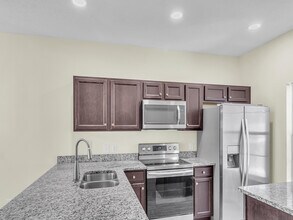 2717 Bay Club Dr in Navarre, FL - Foto de edificio - Building Photo