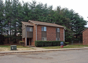 Livingston and Erskine - Walton in Asheville, NC - Building Photo - Building Photo