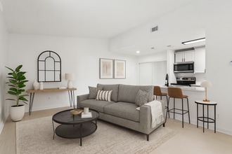 Vista Bay in Jacksonville, FL - Foto de edificio - Building Photo