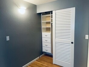 3920 Lake Washington Blvd SE in Bellevue, WA - Building Photo - Building Photo