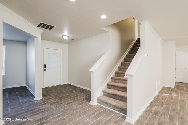 6797 Brittany Oak Dr in Louisville, KY - Building Photo - Building Photo