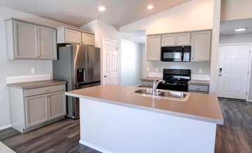 1755 E Kentucky Ave in Nampa, ID - Building Photo - Building Photo