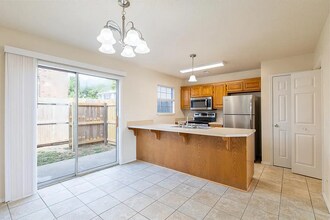 410 SE J St in Bentonville, AR - Building Photo - Building Photo