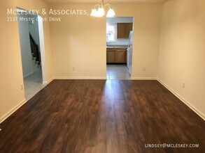 2137 Mystic Cove Dr in Virginia Beach, VA - Building Photo - Building Photo