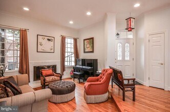 7806 Fox Gate Ct in Bethesda, MD - Building Photo - Building Photo