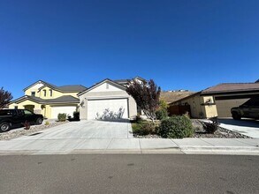3310 Vincinato Dr in Sparks, NV - Building Photo - Building Photo