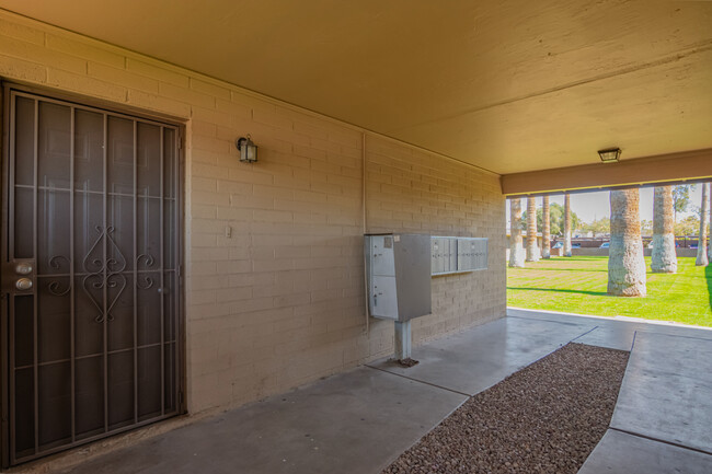 Desert Sunshine 3 in Phoenix, AZ - Foto de edificio - Building Photo