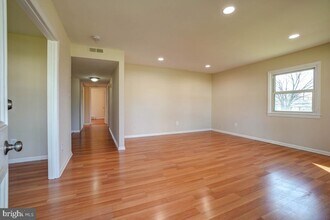 504 S Harrison Rd in Sterling, VA - Building Photo - Building Photo