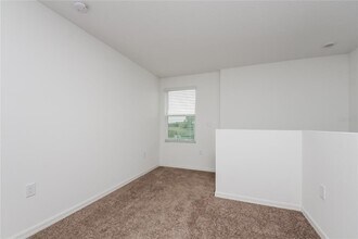 126 Hidden Lk Lp in Haines City, FL - Building Photo - Building Photo