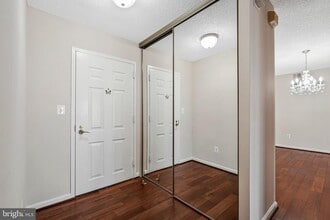 19385 Cypress Ridge Terrace in Leesburg, VA - Building Photo - Building Photo