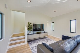 1654 York Dr in Vista, CA - Foto de edificio - Building Photo