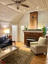 15 Pochelon St in Sunapee, NH - Building Photo