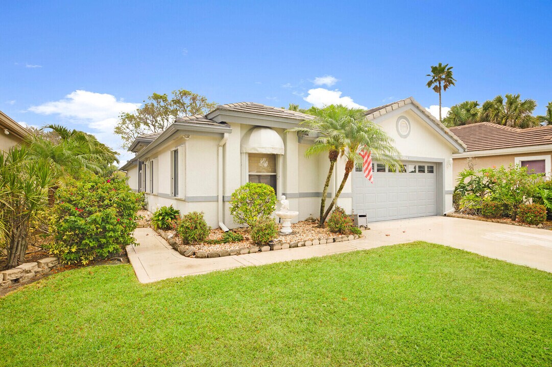 6262 Breckenridge Cir in Greenacres, FL - Building Photo