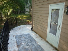 6979 Overlook Point Rd in Stone Mountain, GA - Building Photo - Building Photo