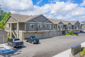 Centennial Pines in Coeur d'Alene, ID - Foto de edificio - Building Photo