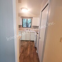 9685 SW Whitford Ln in Beaverton, OR - Building Photo - Building Photo