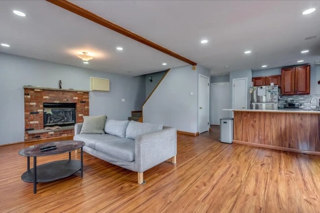 644 Glen Circle Dr in Tobyhanna, PA - Foto de edificio - Building Photo