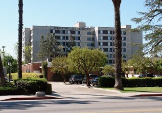 14650 Sherman Way in Los Angeles, CA - Building Photo - Building Photo