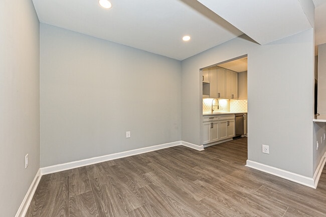 5020 Sardis Rd in Charlotte, NC - Building Photo - Building Photo