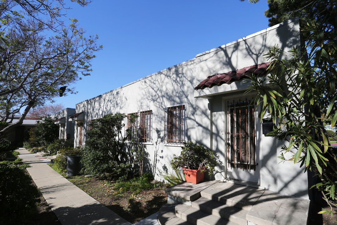 3711 Clarington Ave in Los Angeles, CA - Building Photo