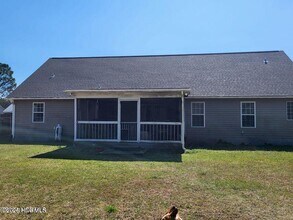 119 Quail Creek Dr in Hubert, NC - Building Photo - Building Photo