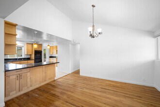 7948 De Soto Ave in Canoga Park, CA - Building Photo - Building Photo