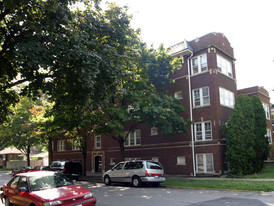 3621 W Argyle St Apartments