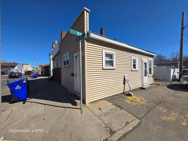 property at 1416 Hyde Park Ave