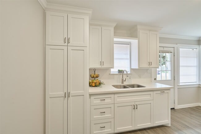 property at 309 S Magnolia St