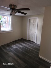 156 Oak St in Manchester, CT - Building Photo - Building Photo