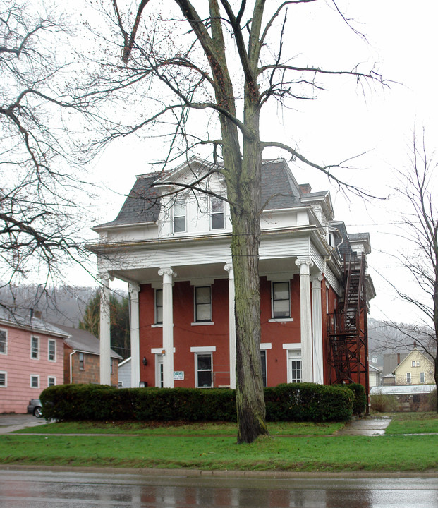 1127 Liberty St in Franklin, PA - Building Photo